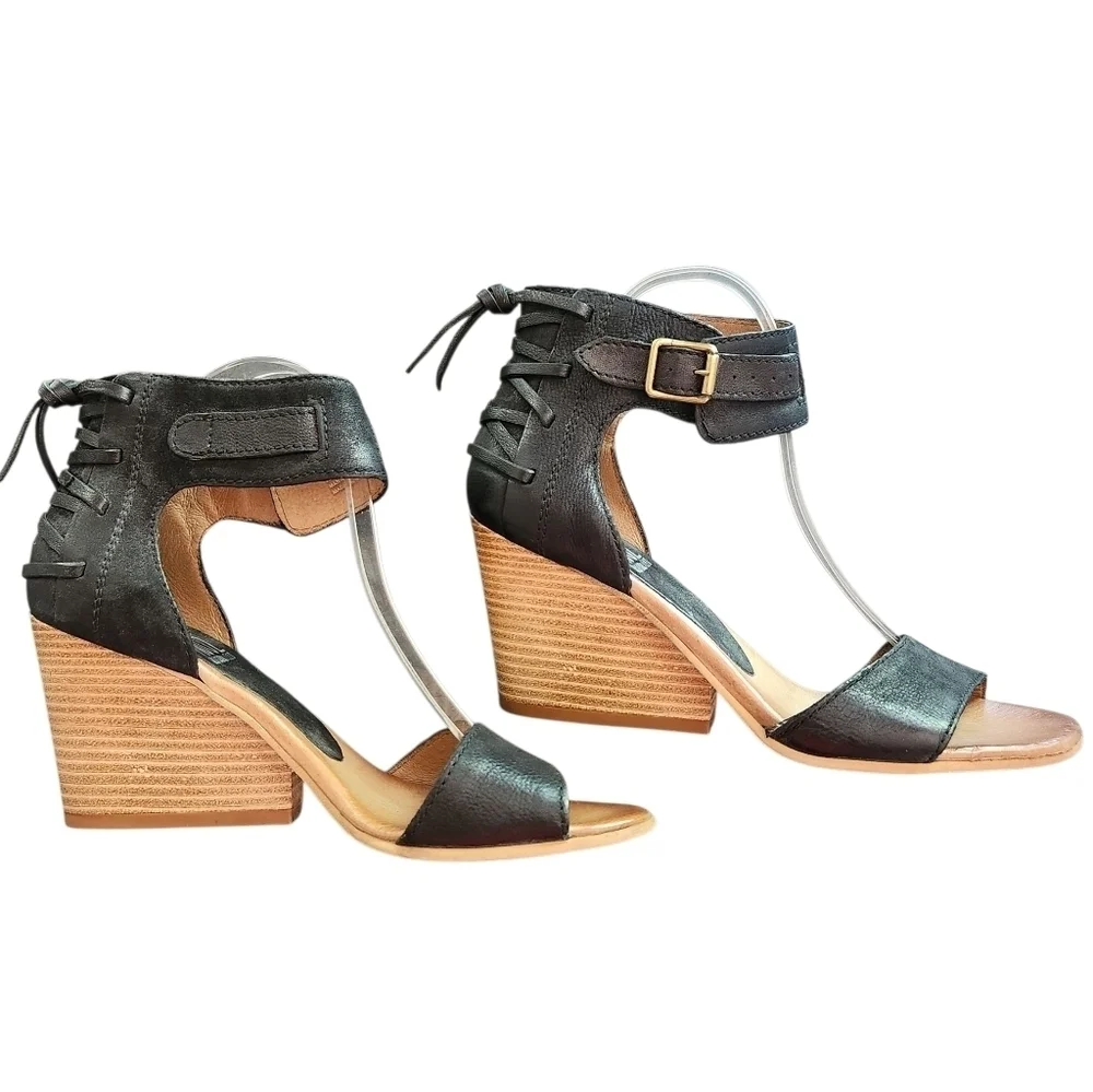 EUC MIZ MOOZ KIANI BLACK LEATHER STRAPPY BUCKLE WEDGE SANDAL SZ 40